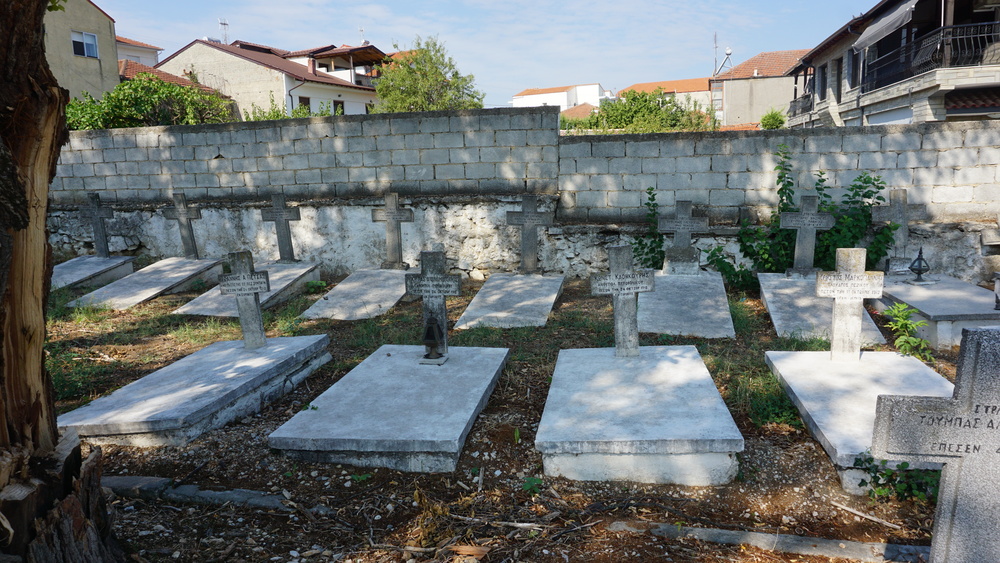 Τάφοι Ελλήνων πεσόντων στη Μάχη του Σόροβιτς
