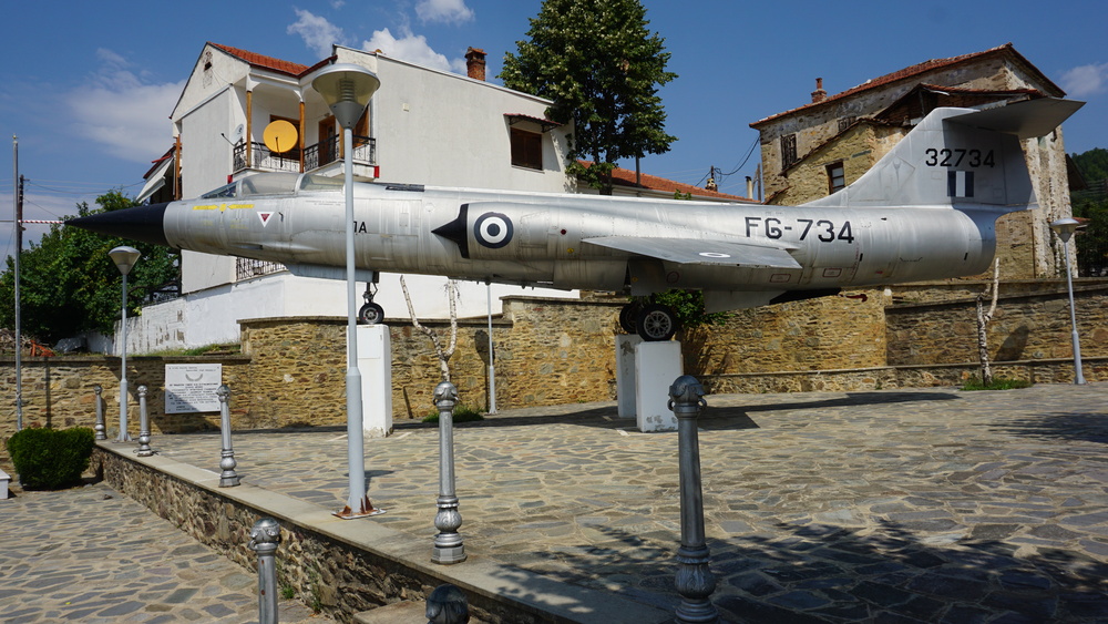 F-104 της Ελληνικής Πολεμικής Αεροπορίας στη μνήμη του Ευάγγελου Γιάνναρη. Βασιλειάδα Καστοριάς