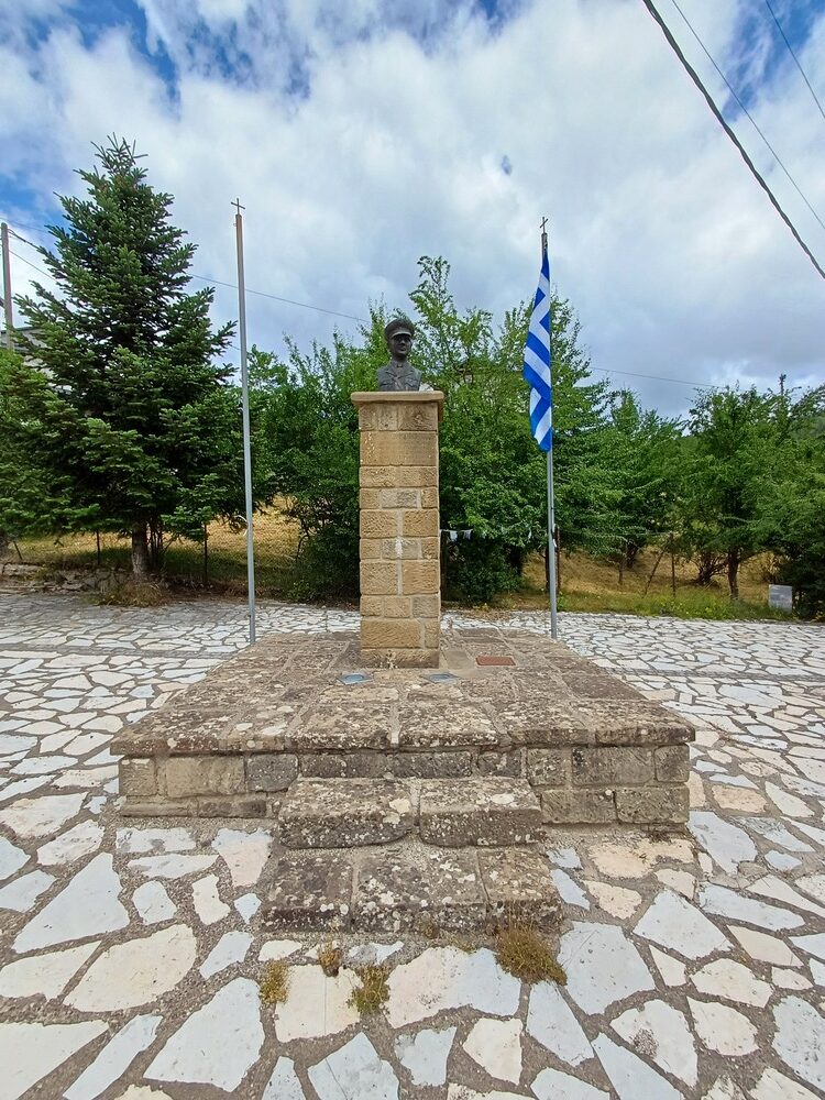 Προτομή Αλέξανδρου Διάκου. Σαμαρίνα, Γρεβενά