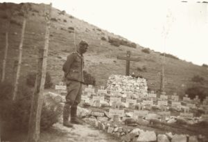 Απρίλιος 1941. Τάφοι Γερμανών στρατιωτών (LSAH) στην τοποθεσία Κλειδί κοντά στην Βεύη Φλώρινας