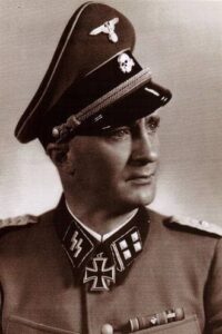 O Διοικητής της 4ης Μεραρχίας SS Poilzei στην Λάρισα Karl Schumers